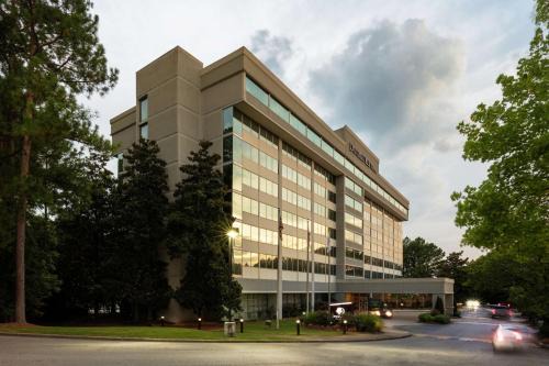 Crestline Heights Hotel | DoubleTree Birmingham Perimeter Park