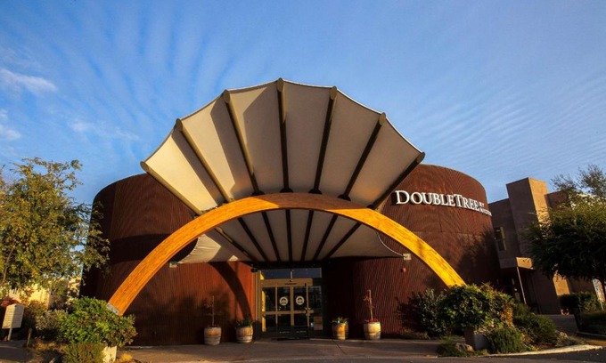 American Canyon Hotel | DoubleTree by Hilton Napa Valley - American Canyon