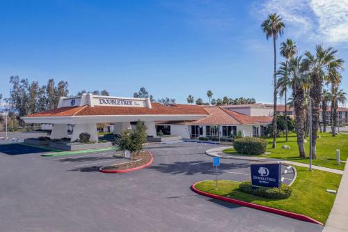 Bakersfield Hotel | DoubleTree by Hilton Bakersfield