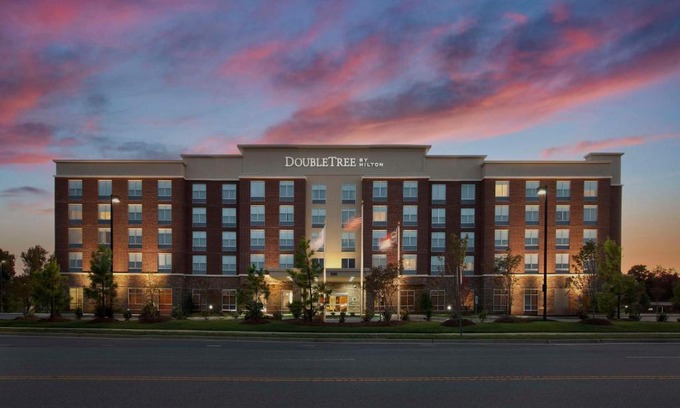 Southwest Raleigh Hotel | DoubleTree by Hilton Raleigh-Cary