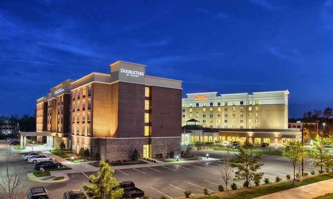 Southwest Raleigh Hotel | DoubleTree by Hilton Raleigh - Cary