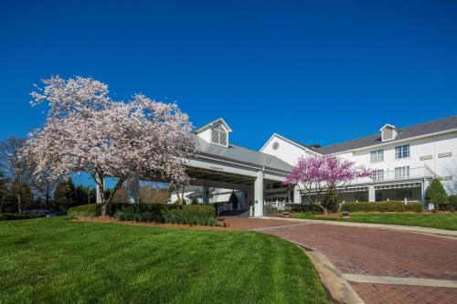 Durham Hotel | DoubleTree by Hilton Raleigh Durham Airport at Research Triangle Park