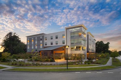 Summerville Hotel | DoubleTree by Hilton Summerville Nexton