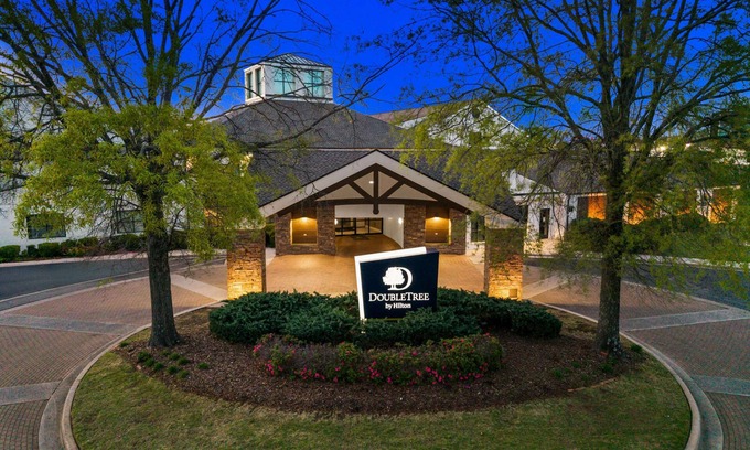 Huntsville Hotel | DoubleTree Suites by Hilton Hotel Huntsville South