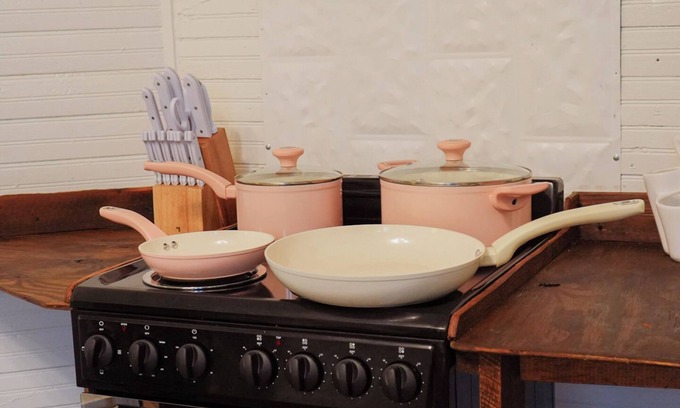 Tupelo House | Downtown -All Shook Up Bungalow -Heart Break Hotel 2br/1b