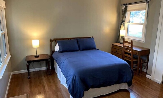 Ames House | Downtown Ames Peaceful Getaway