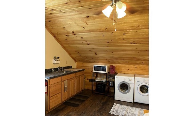 St. Albans Apartment | Downtown Apartment