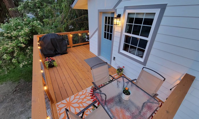 Coeur d'Alene House | Downtown CDA Treetop Loft