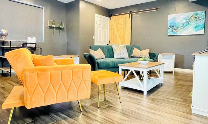 Livingston Park Apartment | Downtown Columbus with Great Views!