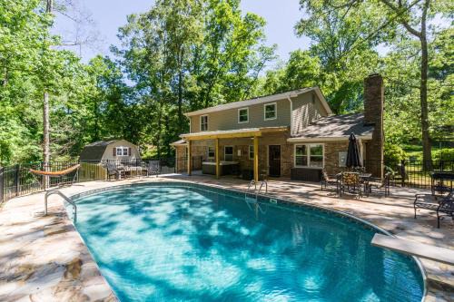 Dahlonega House | Downtown Family Retreat - 5 Beds & 3.5 Baths
