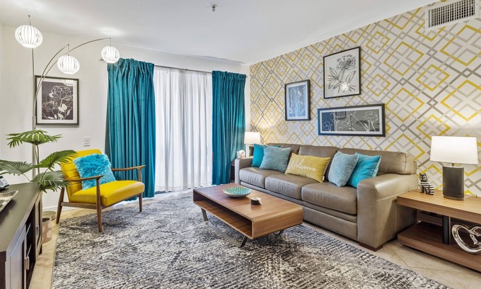 Downtown Palm Springs Condo | Downtown Oasis. Stylish 2 BR w King beds. Quiet complex w Pool.