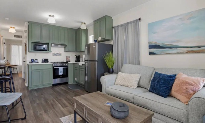 Ocean Springs House | Downtown Peaceful Pearlnn