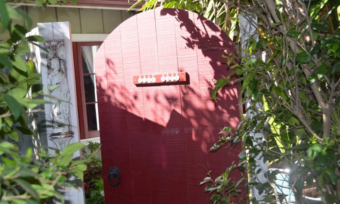 Oak Park Cottage | Downtown 'Rose Mary Cottage'