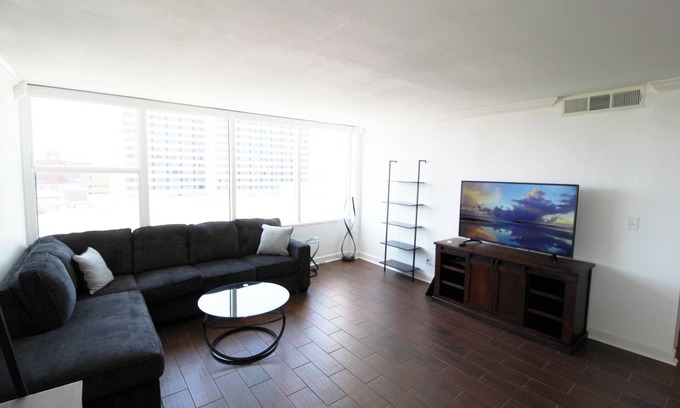 Downtown Tulsa Apartment | Downtown Tulsa 2 Bed Highrise Apartment, Covered Parking, Gym, Convenience Store