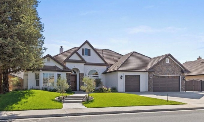 Rosedale House | Dream House, With Pool.