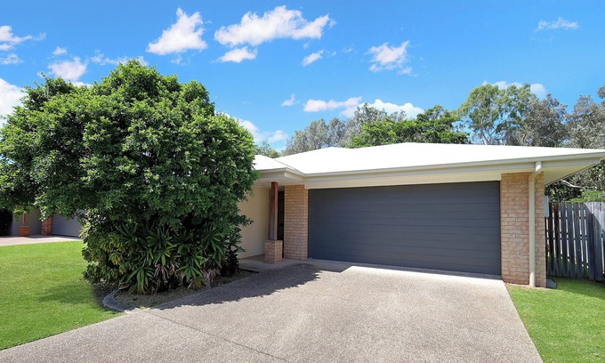 Shire of Sarina House | Dream On Ulysses - Quiet beachside family escape.