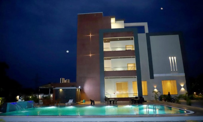 Ashta Hotel | Dream Resort, Ashta