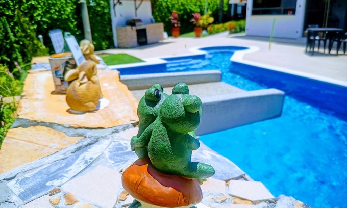 Ricaurte Villa | Dream Vacation - Private Pool, Jacuzzi & BBQ