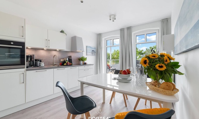 Emmelsbull Apartment | Dreamcatcher - for 6 people, rural, North Sea