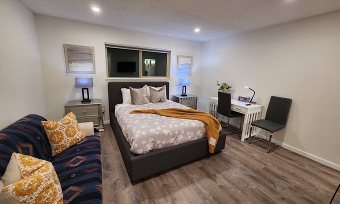 Livermore House | Dreamed Oasis 4BedRm 2FullBath Walk to Downtown