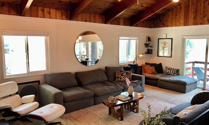 Crestline Cabin | Dreamy Cabin Escape in the Trees l Hot Tub + Tree Swings Near Lake Gregory