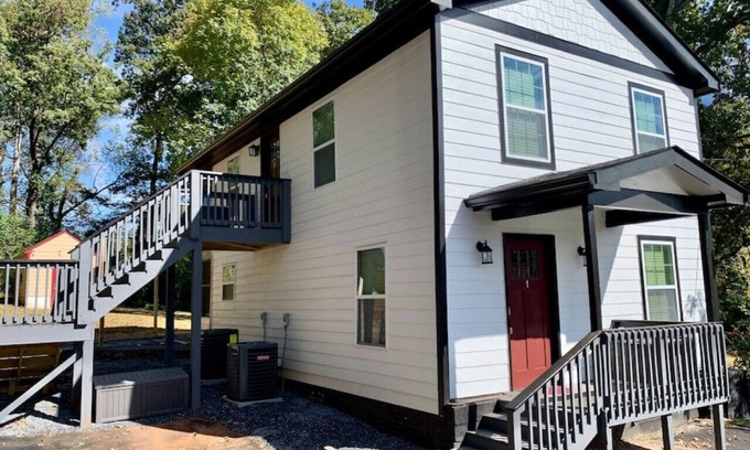 Browns Mill Park House | Dreamy Downstairs Unit of Guest Home with Private Patio, BBQ Area & Yard Games!