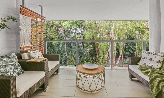 Palm Cove Condo | Drift Beachfront Resort Suite 2409- Vista Melaleuca