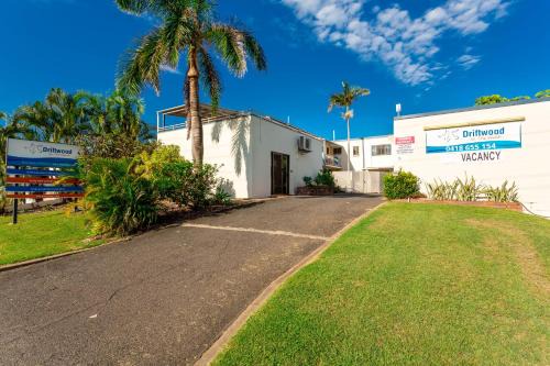 Yeppoon Apartment | Driftwood on the Beach