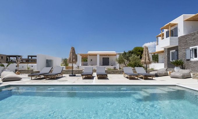 Drios Hotel | Drios Luxury Studios