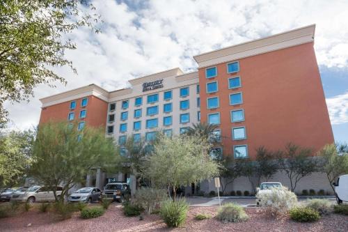 Deer Valley Hotel | Drury Inn & Suites Phoenix Happy Valley