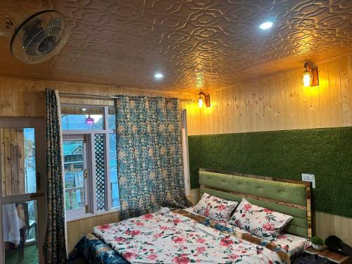 Gulmarg Hotel | D’SHIEKHS RESORT GUREZ