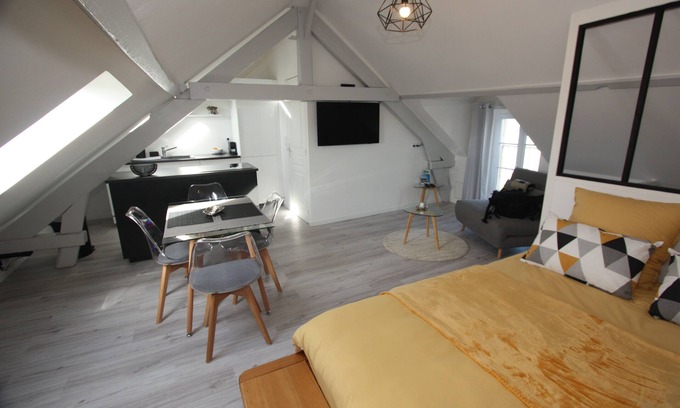 Batz-sur-Mer Apartment | DU SEL A LA VIE, large studio between marsh and ocean