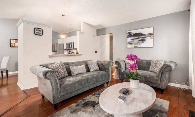 Riverside House | DUBLIN GETAWAY - NEAR COLUMBUS!