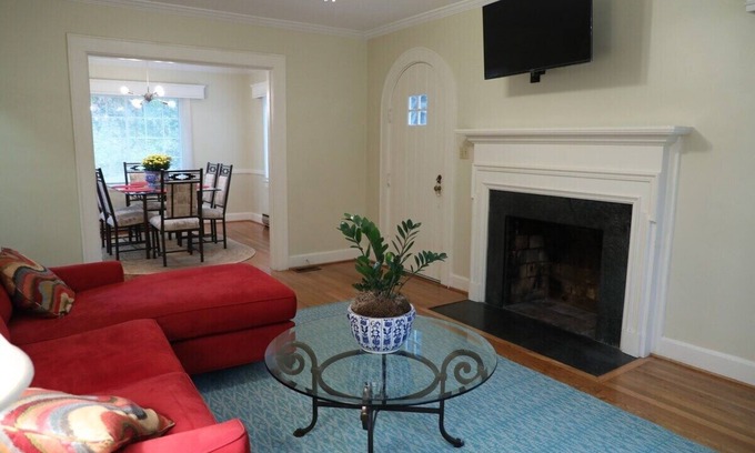 Durham House | Duke Forest Gem! 3BR, sleeps 7
