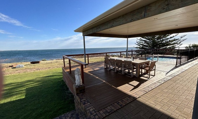 North Beach Apartment | Dukes of Yorkes - Wallaroo Beach Frontage - Entire Home