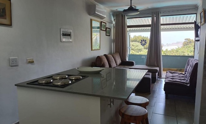 Manaba Beach Apartment | Dumela Margate Flat No 12