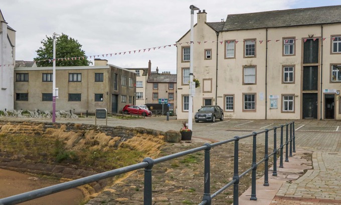 Whitehaven Cottage | DUNCAN SQUARE, pet friendly, country holiday cottage in Whitehaven