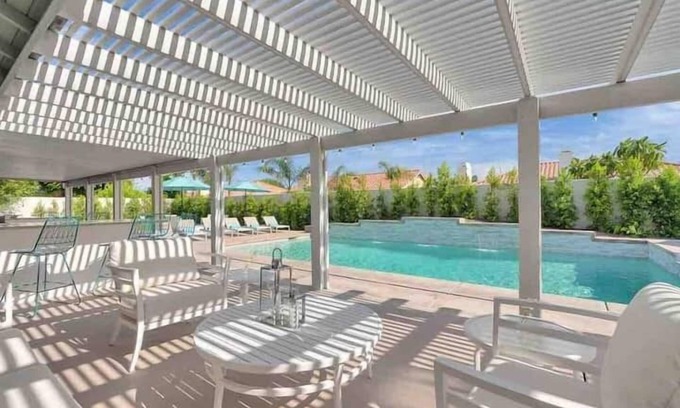 Bermuda Dunes House | Dune Lakes Perfect for Entertaining