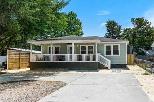 Windy Hill House | Dunecrest Cottage - Beach Nearby