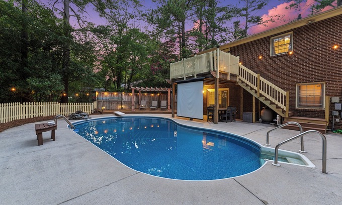 Durham House | Durham 4BR/3BA: Game Room, Pool, Art! Sleeps 10