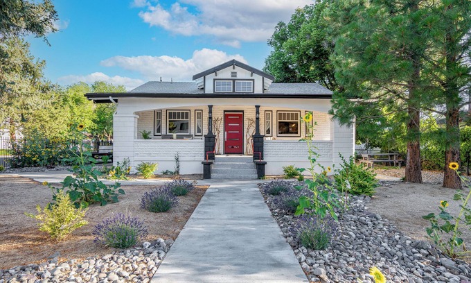 Old Southwest House | Dusk & Day Spa: A Luxe Home & Rentable Spa near The Truckee River and Downtown