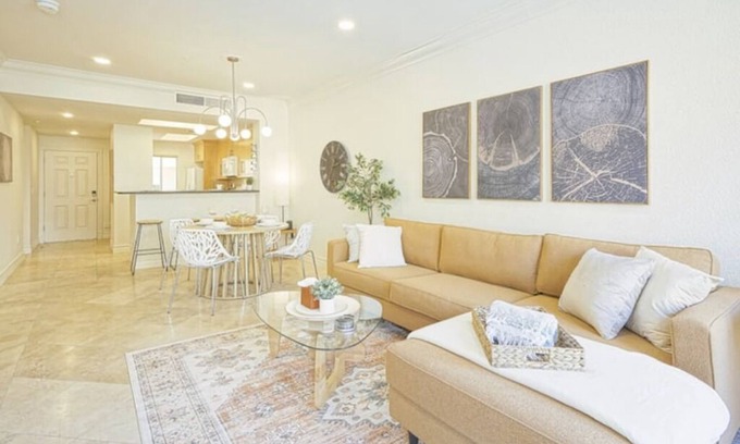 Las Vegas Condo | Dwell Descans ※ Restful Haven Steps to Vegas Strip