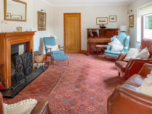 Llandissilio West House | Dyffryn Conin