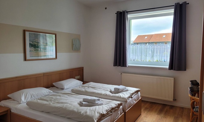 Parow Apartment | Dz-/2-bettzimmer 04 erdgeschoß - Gästehaus Am Schloss