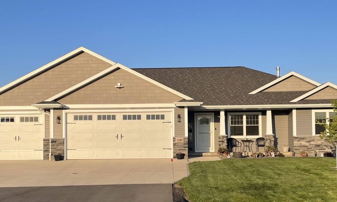 Oshkosh House | EAA Ranch Home Oshkosh Wi