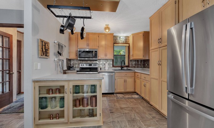 Willmar House | Eagle Lake Getaway! Beautiful Lake Views & Sunsets! With Hot Tub!