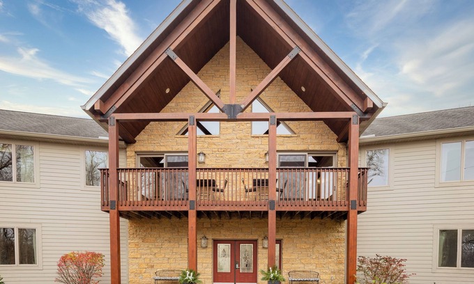 Galena House | Eagle's Nest - Make Summer Memories @ Galena's Premier 8 BR Home - Hot Tub