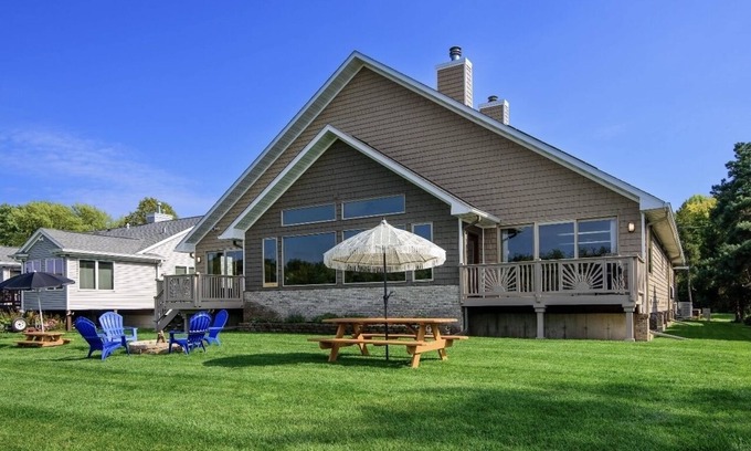 Afton House | Eagle's Nest Riverside Retreat