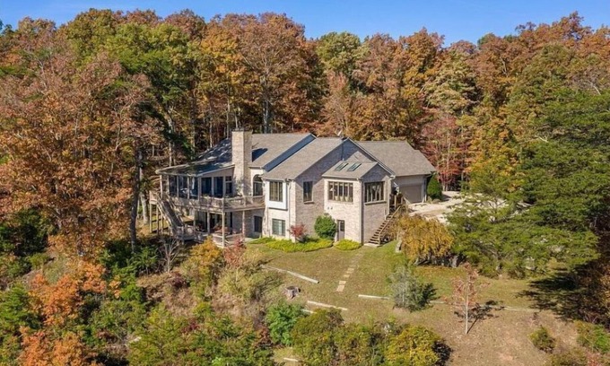 Monteagle House | Eagle's Point - Sleeps 12 with an incredible view!