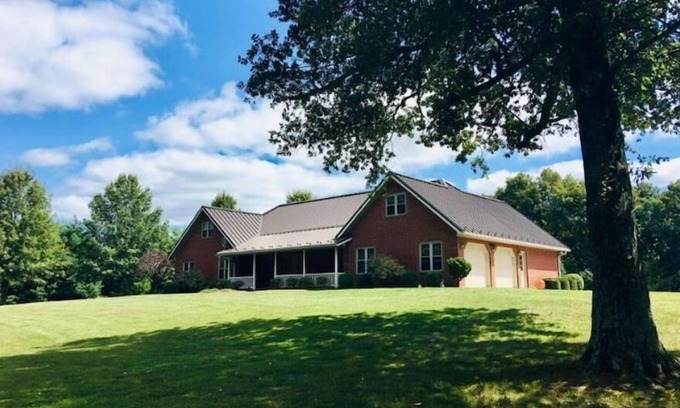 Ferdinand House | Eagles Nest - Eagle Adventures LLC